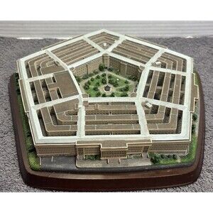 The Danbury Mint ~ The Pentagon, Arlington, VA. with Wood Base